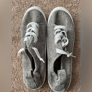 Gray Sole Mates shoes. Size 8.